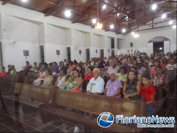 Fiéis participaram de 'Missa do Galo' em Floriano e Barão de Grajaú.(Imagem:FlorianoNews)
