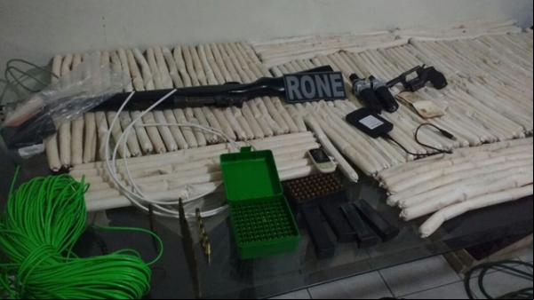Rone descobre fuzil e material explosivo em oficina na Capital; advogado é preso(Imagem:PM-PI)
