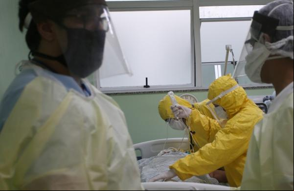 Equipe de Enfermeiros em hospital.(Imagem:Rahel Patrasso/Reuters)