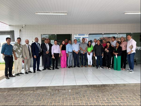 Comissão do MEC faz vistoria para implantação do curso de Medicina em Floriano; deputado Dr. Francisco acompanhou a inspeção.(Imagem:Divulgação)
