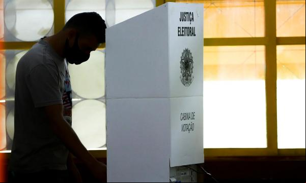 Eleitores terão mais tempo para conferir voto na urna eletrônica.(Imagem:Marcelo Camargo/Agência Brasil)