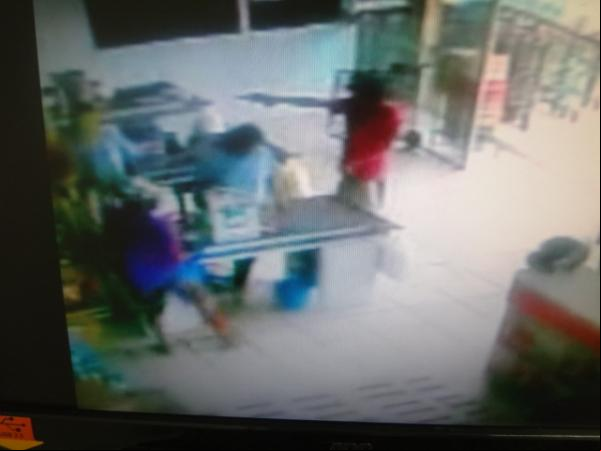 Supermercado é assaltado no bairro Catumbi.(Imagem:FlorianoNews)