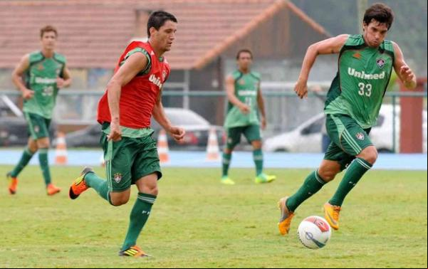 Thiago Neves marcou um belo gol no coletivo nesta segunda-feira.(Imagem: Dhavid Normando/Photocamera)
