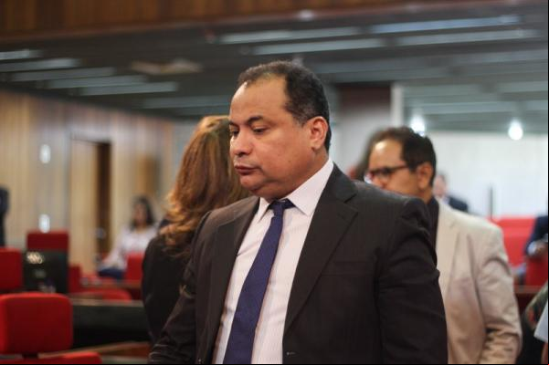 Evaldo Gomes parabenizou governo pela realização dos Jogos Escolares.(Imagem:Alepi)