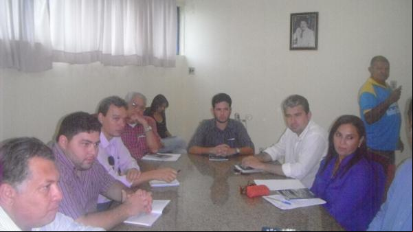 Reunião entre Eletrobrás e parlamentares buscou resolver ime da iluminação pública na zona rural.(Imagem:FlorianoNews)
