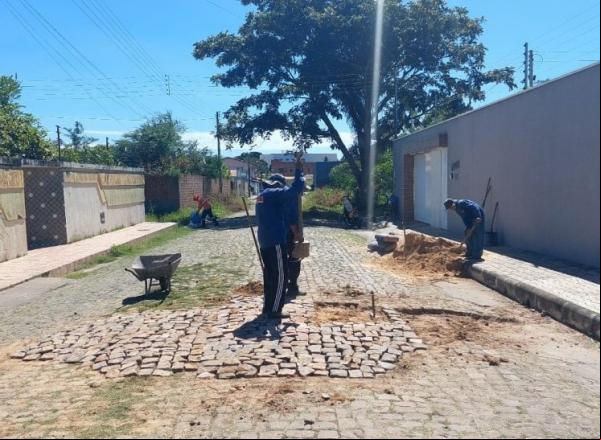 Infraestrutura: 14 bairros de Floriano são contemplados com serviços de mobilidade urbana.(Imagem:Secom)