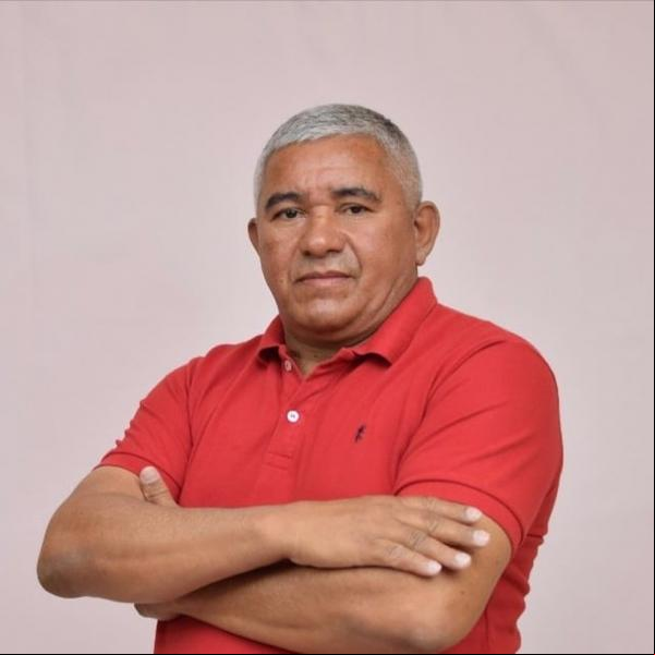 A foto do candidato à reeleição a prefeito de São Braz do Piauí, Nilton Pereira Cardoso (MDB), vai aparecer nas urnas no primeiro turno das eleições deste domingo (15). Ele morreu(Imagem:Reprodução)