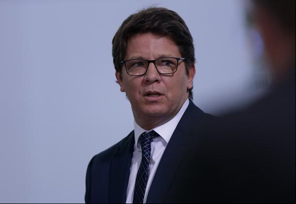 De malas prontas para a Rússia com mais quatro assessores, o secretário especial da Cultura, Mario Frias, foi obrigado a cancelar a viagem. A ordem partiu da Presidência da Repúbli(Imagem:Reprodução)