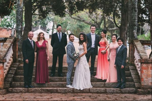 Andir Canal (padastro noiva), Marlene Benini (mãe da noiva), Moacir Grillo (pai da noiva), Junior Lima, Monica Benini, Lucas Lima, Sandy, Noely Lima e Xororó.(Imagem:18 Elementos/Divulgação)