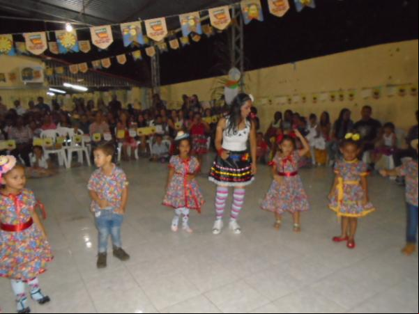 Escola Mega de Floriano realiza arraiá junino.(Imagem:FlorianoNews)