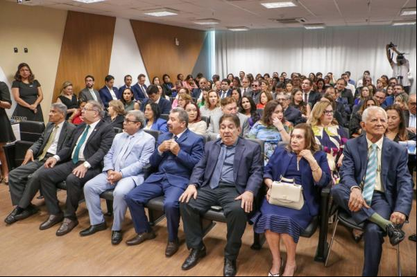 Valdeci Cavalcante é homenageado com a Medalha do Mérito do Ministério Público no Piauí(Imagem:Divulgação)