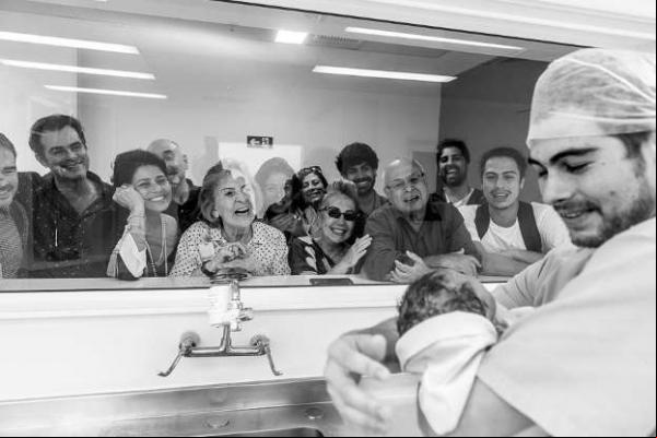 A primeira filha de Tata e Rafa Vitti nasceu nesta quarta-feira (23), no Rio de Janeiro.(Imagem:Reprodução/Instagram)