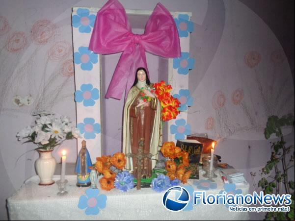 Comunidades rurais de Floriano encerraram festejos alusivos a Santa Teresinha.(Imagem:FlorianoNews)