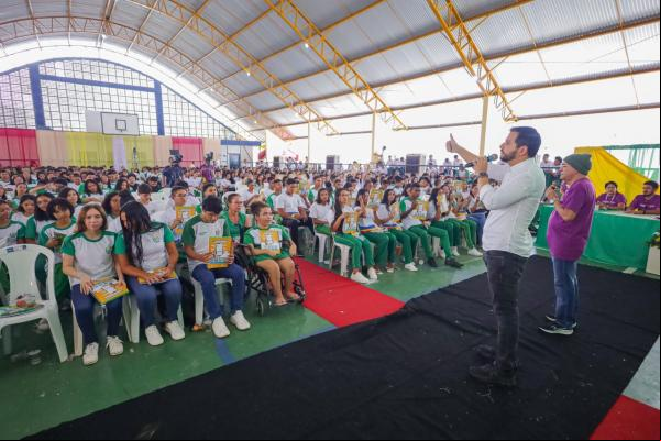 Estudantes da rede estadual participam de revisão Pré-Enem e Pré-Saeb em União.(Imagem:Letícia Santos)