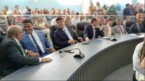 Floriano dá início ao novo ciclo istrativo com posse do prefeito, vice e vereadores(Imagem:FlorianoNews)