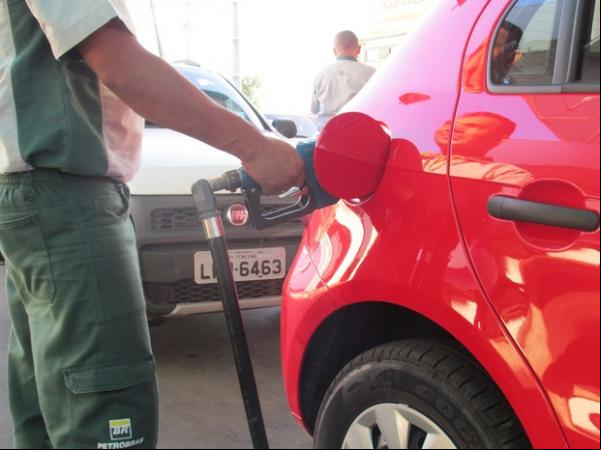 ANP e Procon fizeram fiscalização na Zona Norte de Teresina.(Imagem:Fernando Brito/G1)