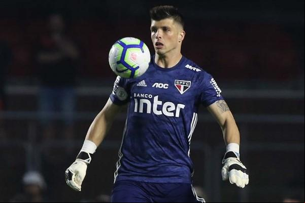 Tiago Volpi renovou com o São Paulo(Imagem:SPFC/Rubens Chiri)