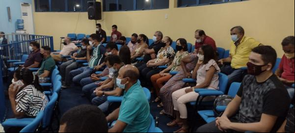 Câmara de Floriano encerra ano Legislativo com aprovação de projeto que cria cargos comissionados. (Imagem:FlorianoNews)