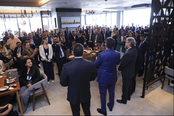 Senador Ciro Nogueira promove almoço de confraternização com prefeitos piauienses.(Imagem:Divulgação)