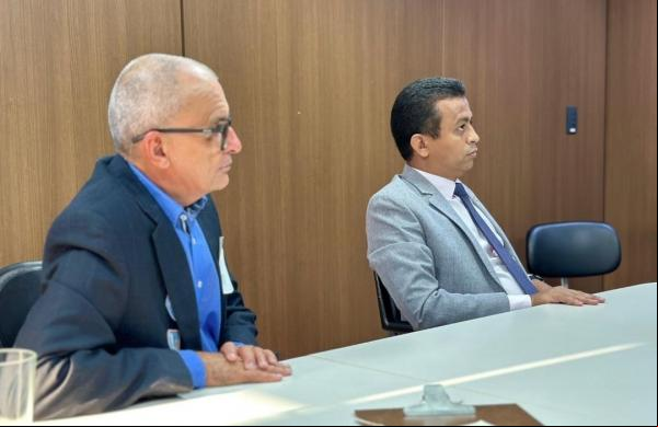 Deputado federal Dr. Francisco Costa visita o FNDE em busca de melhorias para Nazaré do Piauí(Imagem:Reprodução/Instagram)