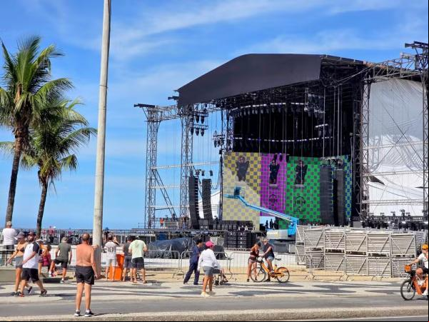 Palco de Lady Gaga em Copacabana.(Imagem:Dan Delmiro / AgNews)