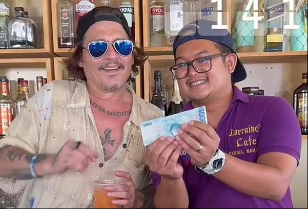 Johnny Depp com sorriso repaginado.(Imagem:Reprodução/Instagram)