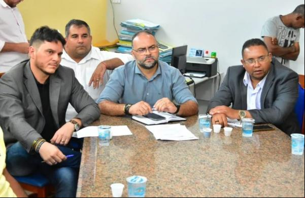 Vereadores de Floriano se reúnem com representantes da Associação dos Vigias para tratar de demandas(Imagem:Reprodução/Instagram)