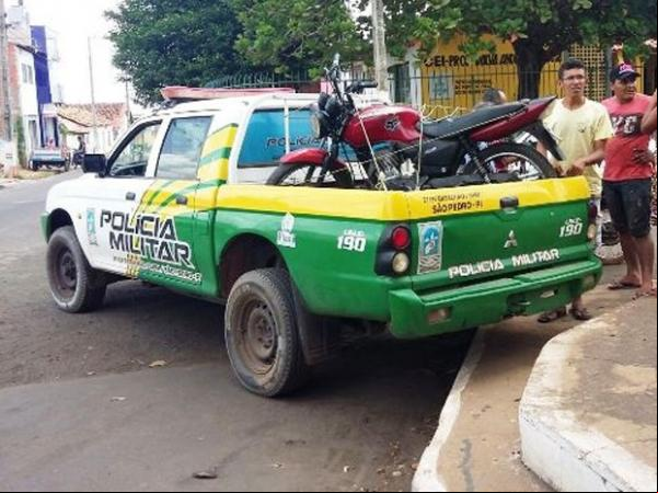 Polícia conseguiu encontrar a moto usada no crime.(Imagem:Polícia Militar)
