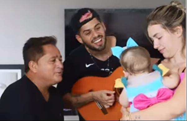 Cantor Leonardo se emociona ao descobrir que será vovô(Imagem:Reprodução)