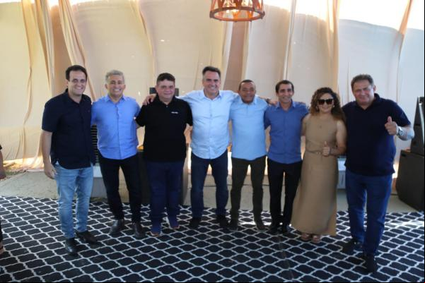 Ciro se reúne com prefeitos e lideranças em almoço promovido pelo deputado Fábio Xavier(Imagem:Ascom)