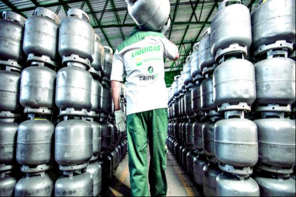 Preço da gasolina e do gás de cozinha sobe mais de 7% a partir deste sábado(Imagem:Reprodução)