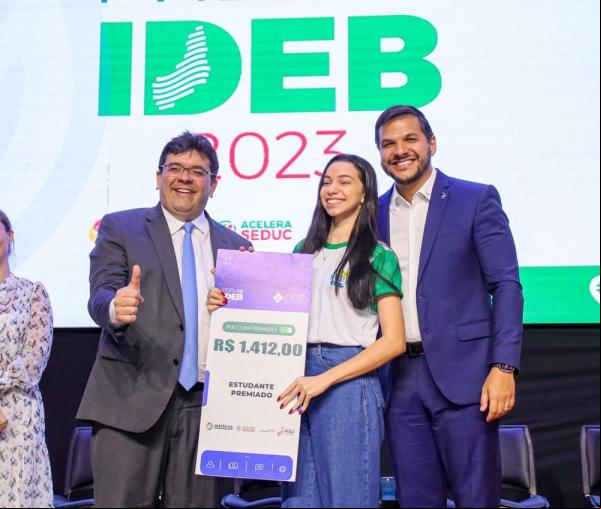 Também foram pagos os prêmios do Índice de Desenvolvimento da Educação Básica (IDEB) a estudantes que realizaram a prova SAEB em 2023.(Imagem:Divulgação)