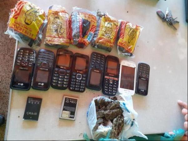 Agentes interceptam entrada de celulares na penitenciária Vereda Grande(Imagem:Divulgação/Sejus-PI)