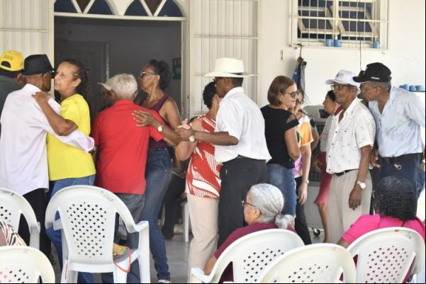 Dia dos Pais: Serviço Social de Floriano comemora data com idosos do município(Imagem:Secom)