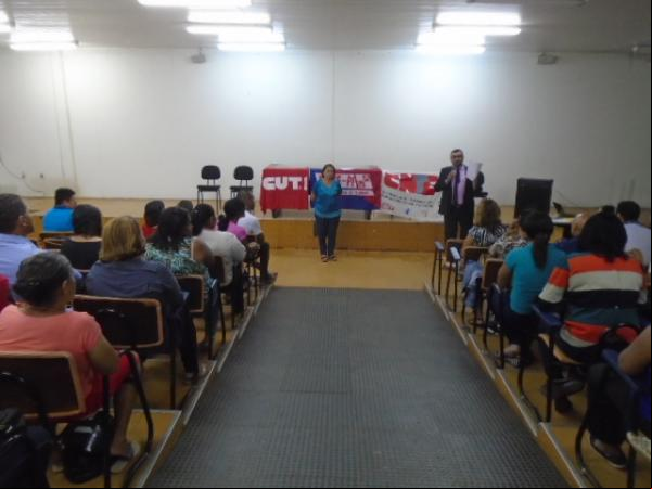 Reunião com servidores da educação mostra situação financeira do município.(Imagem:FlorianoNews)