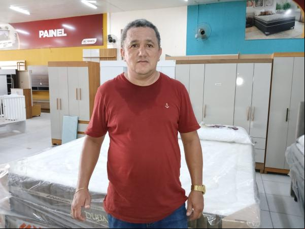 Genilson Silva, gerente da Loja Vamol, em Floriano.(Imagem:FlorianoNews)
