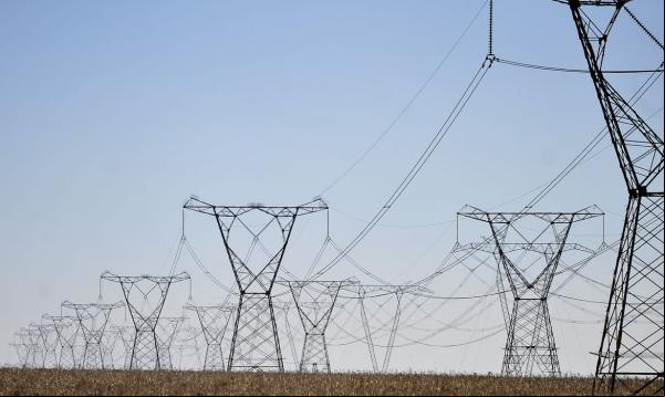 Ministro negocia acordo para suspensão de reajuste da conta de luz(Imagem:Arquivo/Agência Brasil)