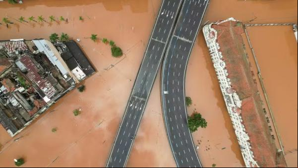 Enchentes em Porto Alegre.(Imagem:REUTERS/Renan Mattos)