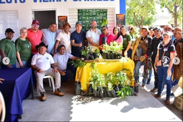 Vereadores marcam presença na Festa do Vaqueiro no Distrito Amolar.(Imagem: Reprodução/Instagram)