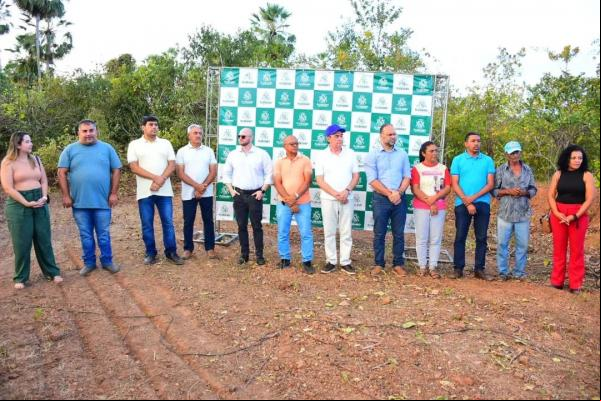 Representantes do Legislativo de Floriano acompanham solenidade na localidade Rio Branco.(Imagem:CMF)