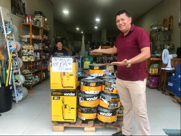 Idalécio Nogueira, gerente do Comercial Casa do Fazendeiro em Barão de Grajaú-MA.(Imagem:FlorianoNews)