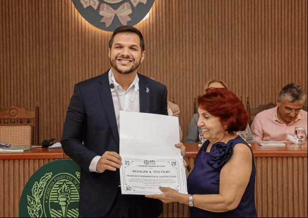 A honraria reconhece o incentivo da Secretaria da Educação à literatura e cultura de expressão piauiense.(Imagem:Divulgação)