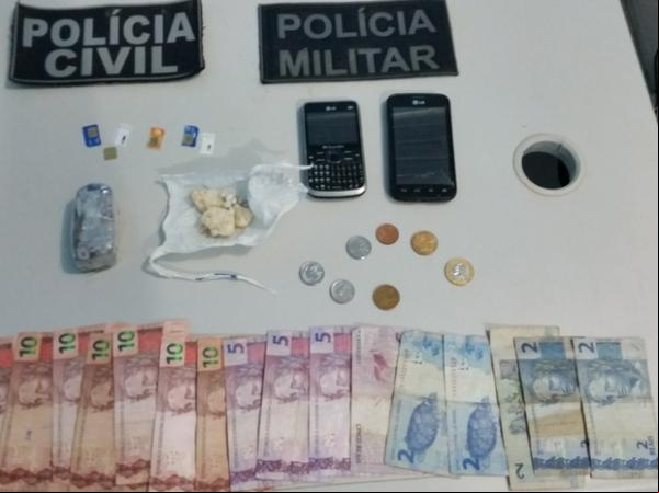 Material apreendido pelos policiais durante a prisão.(Imagem:Divulgação/Polícia Civil)