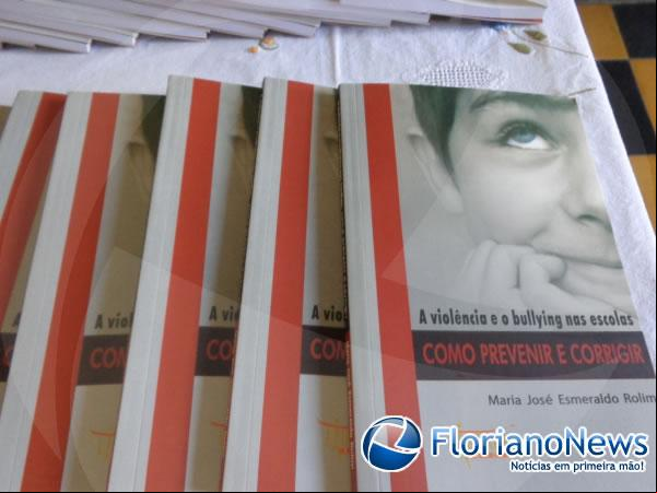 Lançado em Floriano o livro