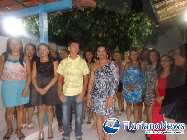 Formandos em Pedagogia participaram de solenidade de descerramento de placa de formatura.(Imagem:FlorianoNews)