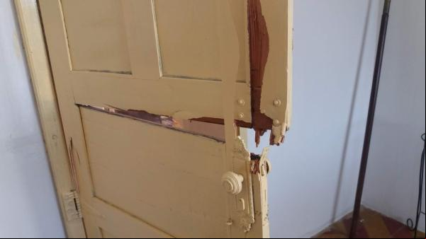 Criminosos reviraram o interior da igreja de Nossa Senhora dos Remédios, em Buriti dos Lopes, no Piauí (Imagem:Portal do Rurik)