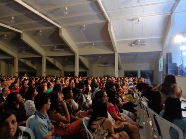Público lota show do humorista Tirullipa em Floriano.(Imagem:FlorianoNews)