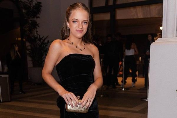 Pelo Instagram, um internauta criticou a beleza de Rafa Justus e levou uma invertida educada da menina.(Imagem:Instagram/Reprodução)
