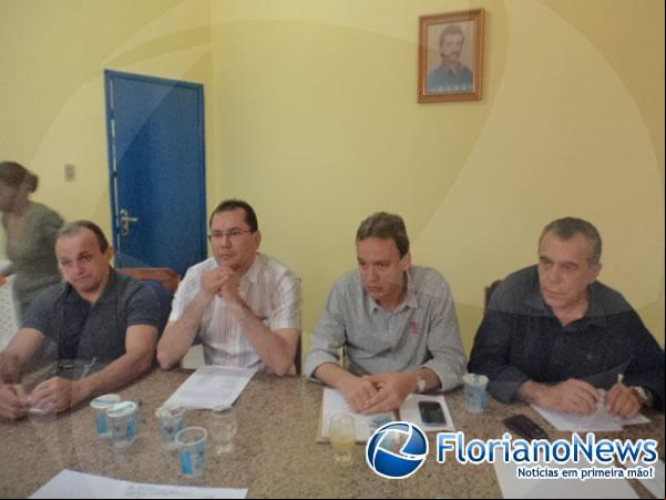 Reunião debateu tramitação do Projeto de Reforma istrativa da Prefeitura.(Imagem:FlorianoNews)
