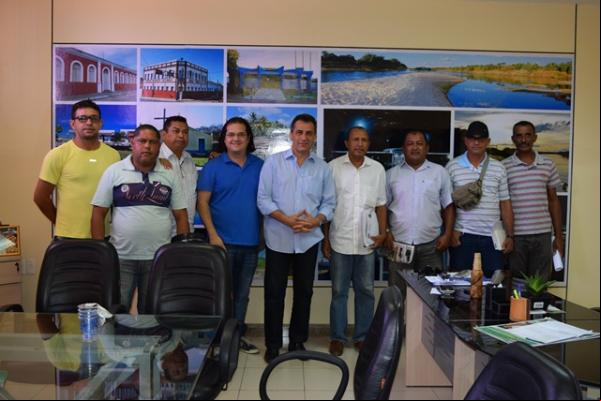 Prefeito Gilberto Júnior define apoio ao Campeonato Florianense de Futebol Amador.(Imagem:Secom)